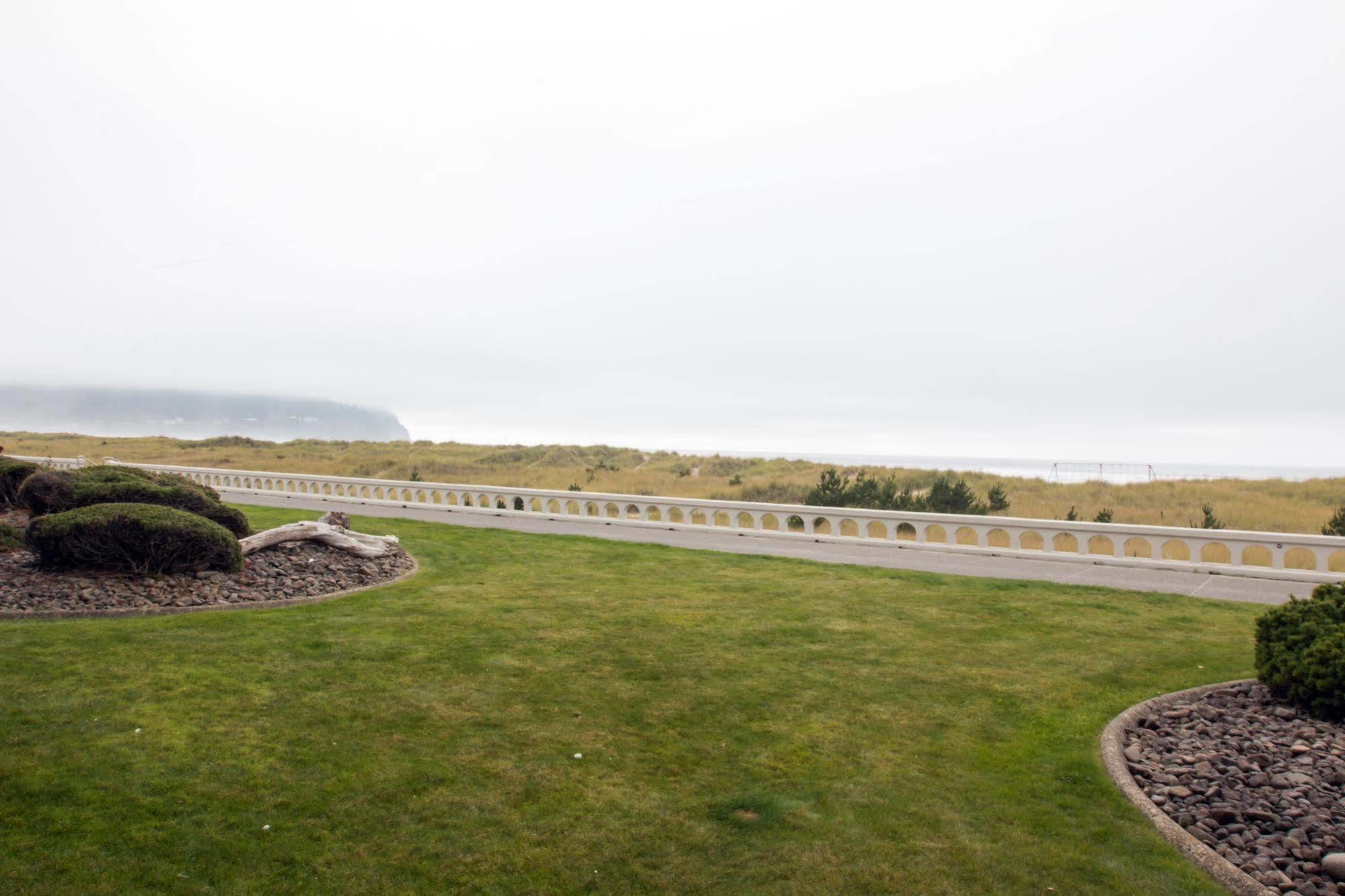 Hi Tide Oceanfront Inn Seaside Exterior foto
